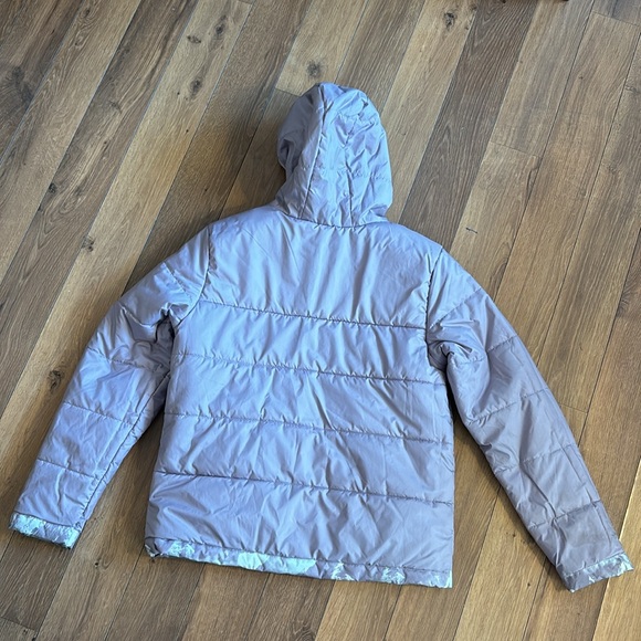 Girls’ The North Face Reversible Puffer Jacket - Large (12) - Picture 12 of 12